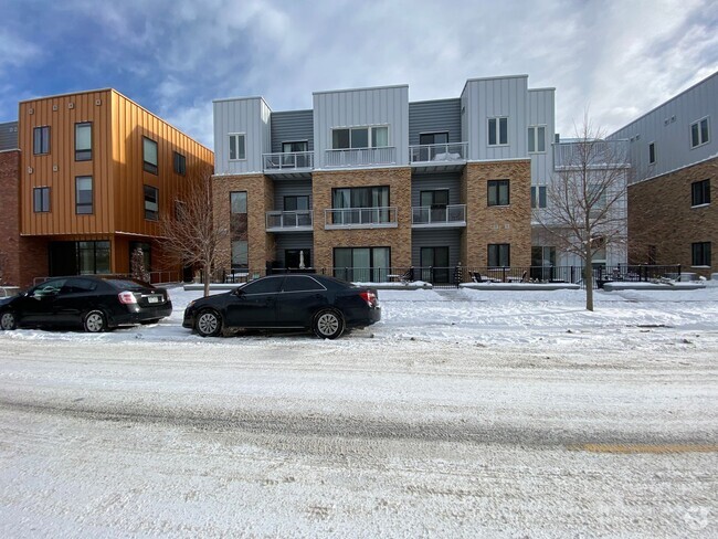 Building Photo - Beautiful Downtown Studio in Rhino District Rental