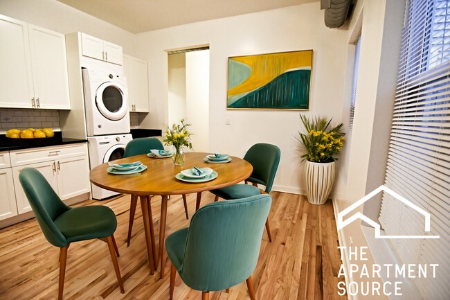 Photo - 3805 W Belmont Ave Unidad 3