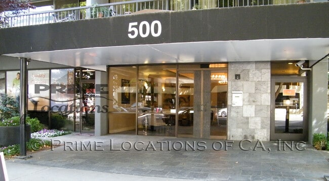 Building Photo - Experience Downtown Living with this upgra... Rental
