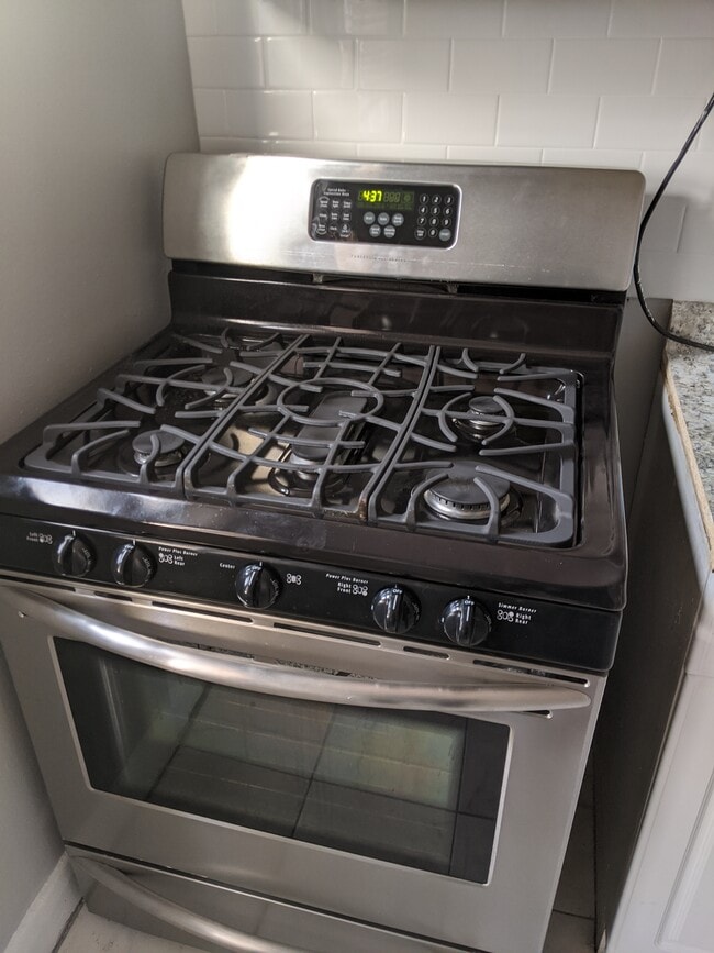 5 quemadores estufa a gas - 1929 E Belvedere Ave