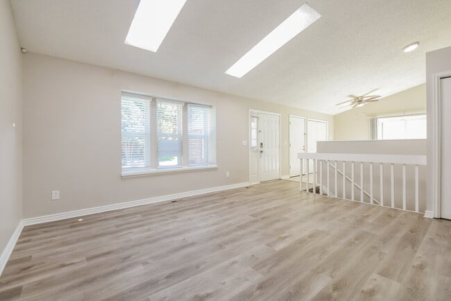 Photo - 4557 Gibraltar Way