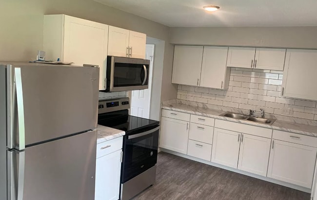 Photo - 213 E 35th St