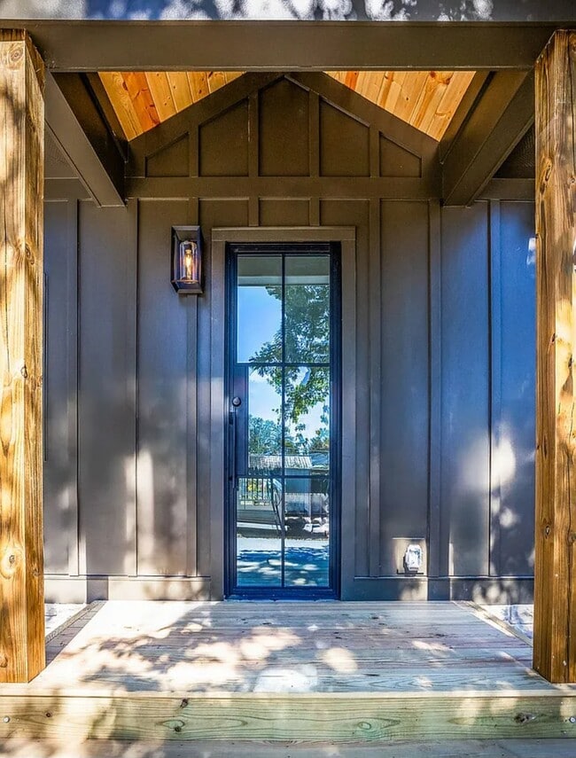 Photo - 1905 Highland Ave