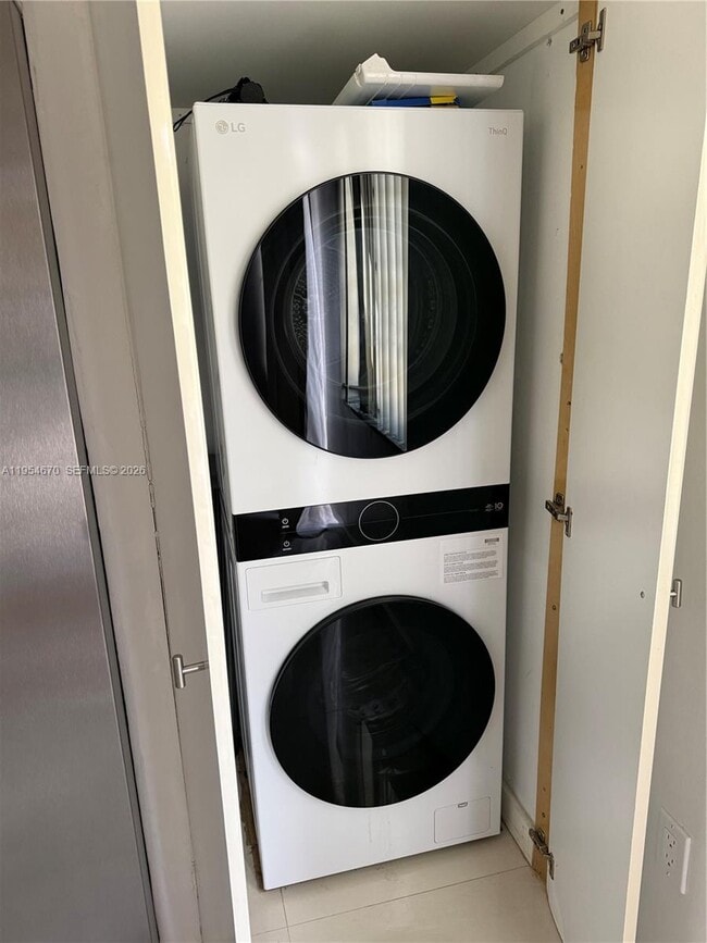 Photo - 1990 Brickell Ave