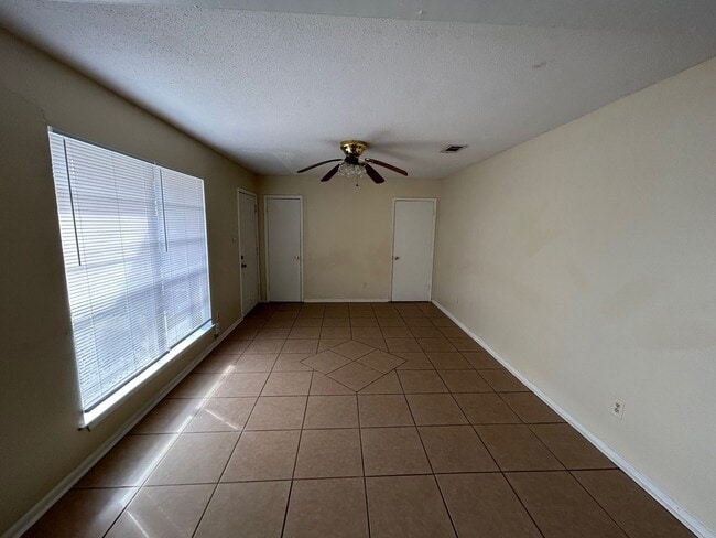 Photo - Moss Point 3 Bedroom