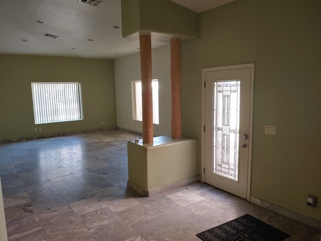 Photo - 69 E Columbus Ave Unidad 1