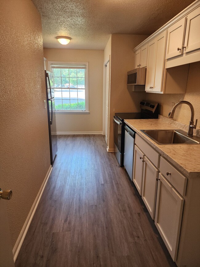 Georgetown Village Apartments
