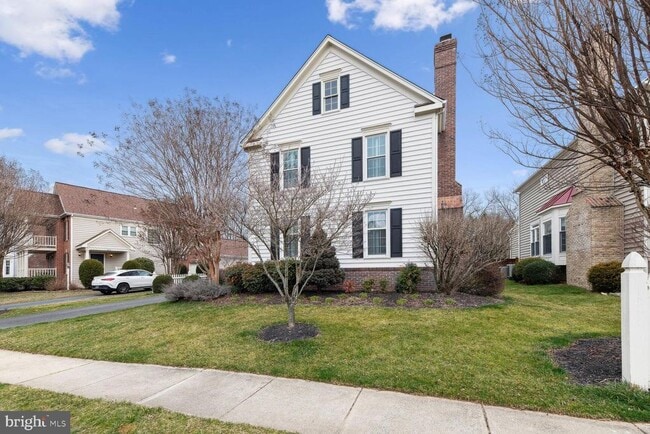 Building Photo - 6603 Forsythia St