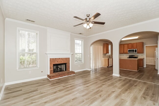 Photo - 3130 Kirkwood Dr NW