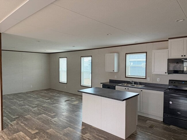 Photo - 781 W Walcott Rd