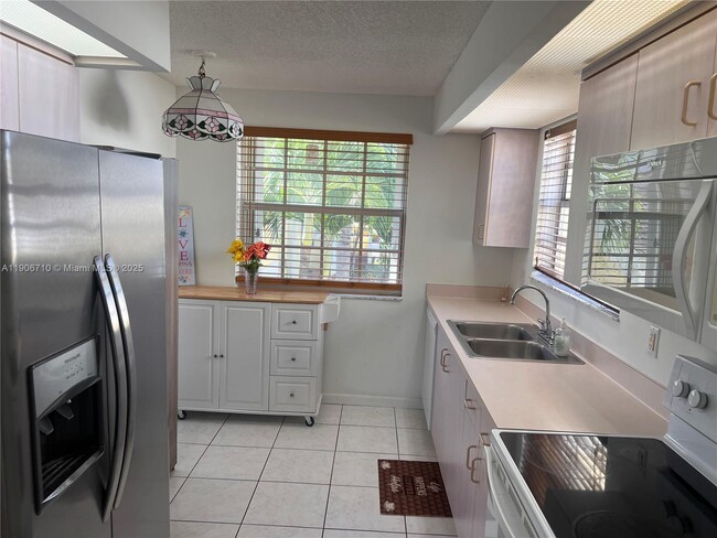 Photo - 2534 SE 19th Pl Unit 204-C