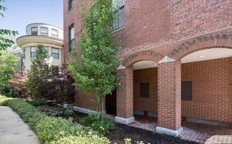 Building Photo - 110 Cypress St Unit 306 Rental