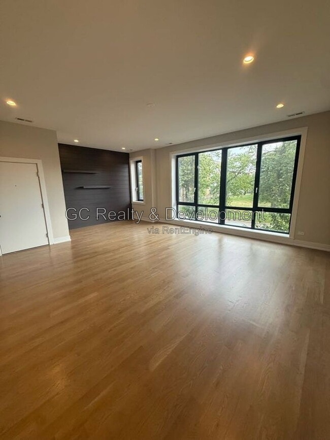 6242 S Greenwood Ave Unit 2s