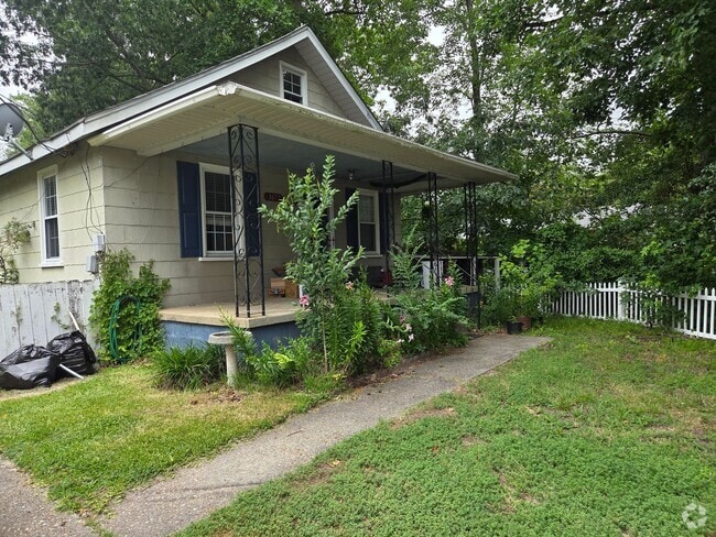 Building Photo - 3bd/1ba Cottage on private street with a s... Rental