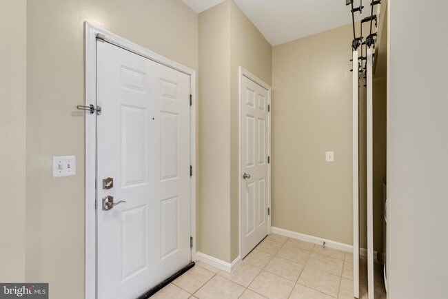 Building Photo - 2465 Army Navy Dr Unit 104