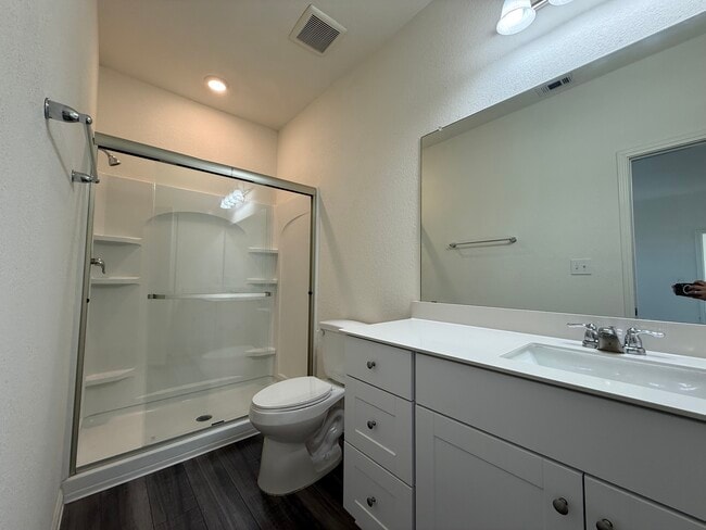 Photo - 195 Parkers Pond Path