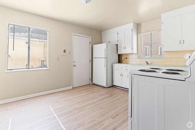 Building Photo - Cozy 1-Bed Oakland Apartment: San Leandro ... Unit B