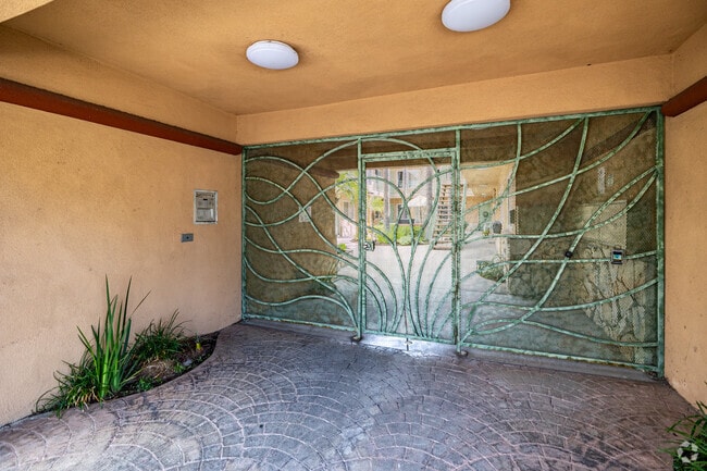 Photo - 316 Gladys Ave