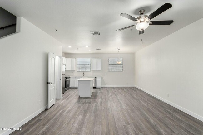 111 W Beth Dr