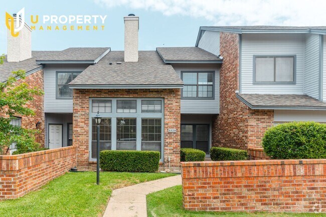 Building Photo - Sweet townhome in the heart of Plano