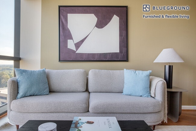 Photo - 11418 Rockville Pike Unidad FL18-ID719