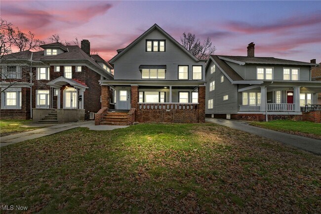 Building Photo - 3234 Euclid Heights Blvd Unit Upper