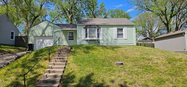 COMING SOON! Beautiful 3 Bedroom Home in S... - COMING SOON! Beautiful 3 Bedroom Home in S...
