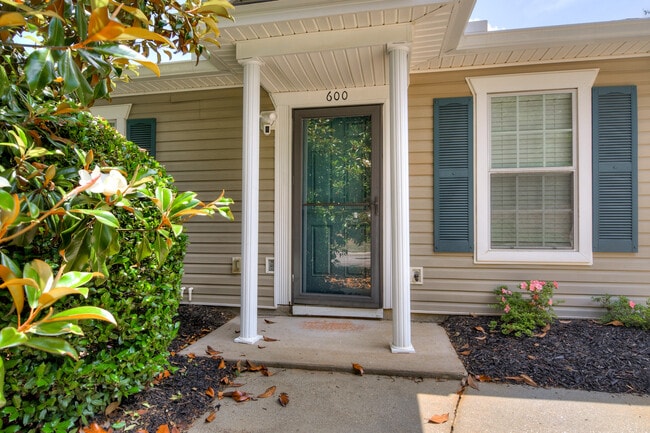 Photo - 600 Mickelson Way