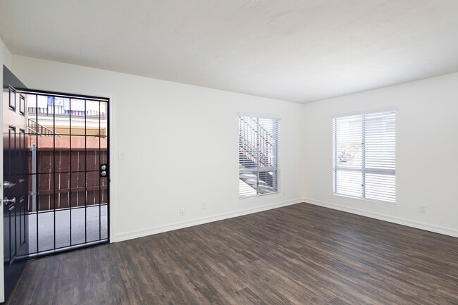 Photo - Pier View Apartments