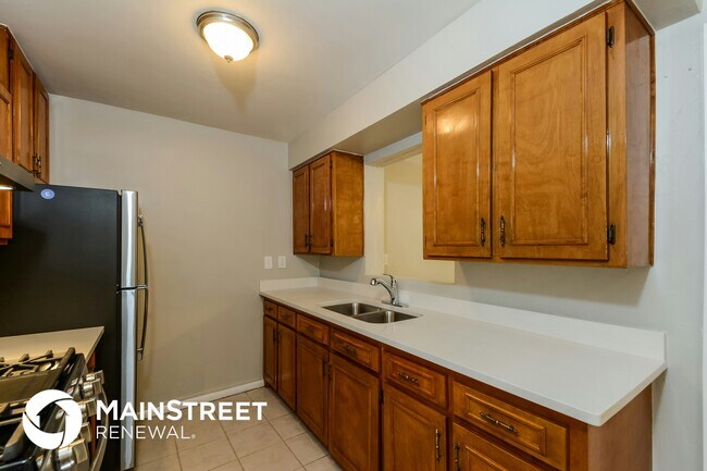 Photo - 4649 E 14th St