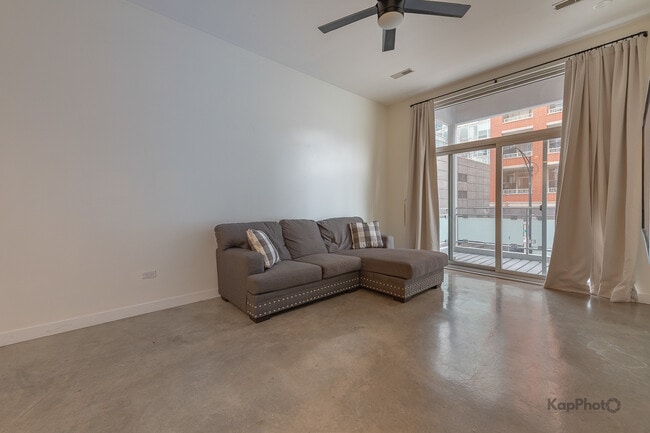 Photo - 949 W Madison St Unit 207