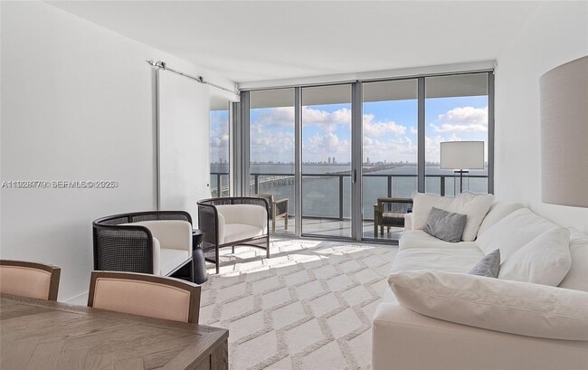 Photo - 3131 NE 7th Ave Unidad 2203