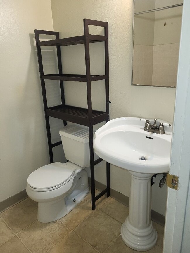 Photo - 1680 Gault Way