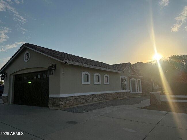 Photo - 5502 N 105th Ln