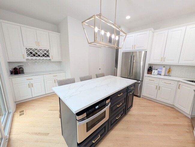 Photo - Stunning rehabbed 3-Bedroom Townhome in Fu...