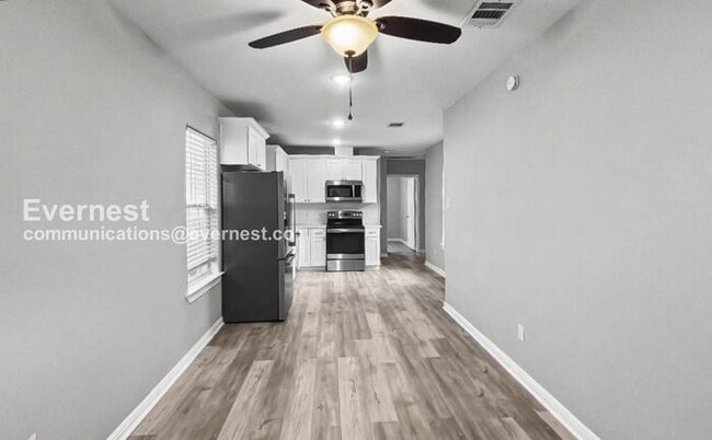 Photo - 201 Armstrong St Unit A