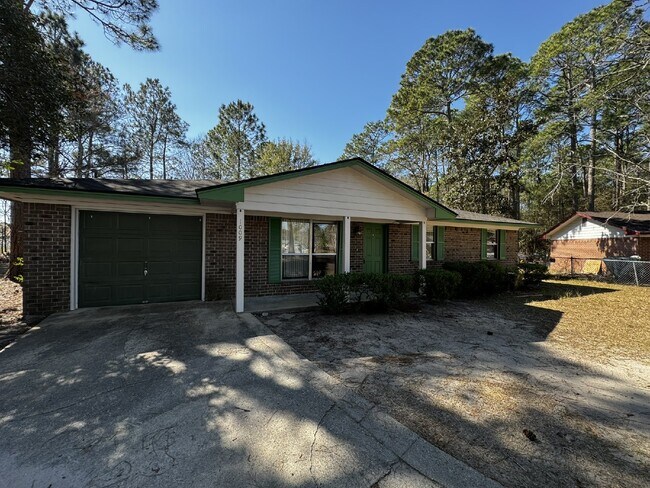 Building Photo - House for Rent