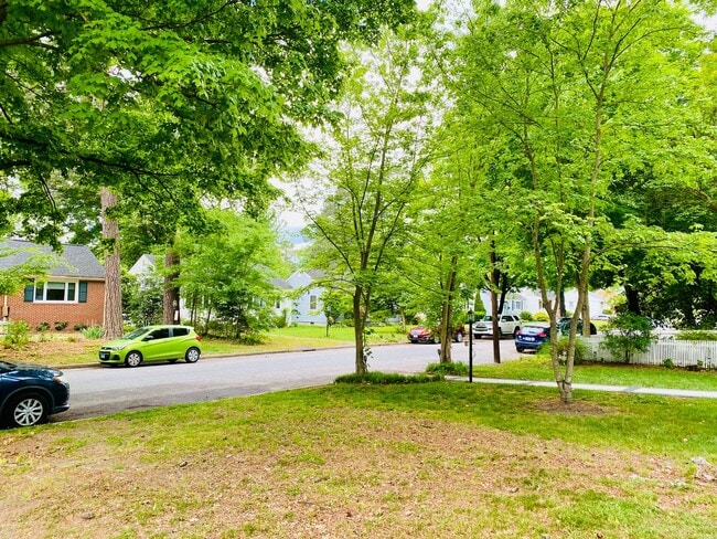 Photo - Adorable 2bdrm/1bth Rancher Located in Richmond's West End!!