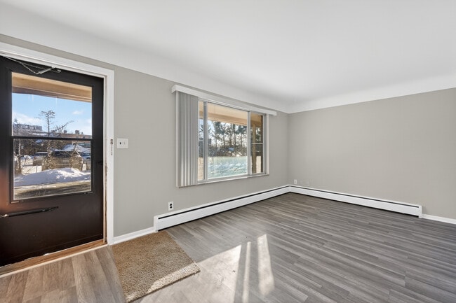 Photo - 23 W Burdick St