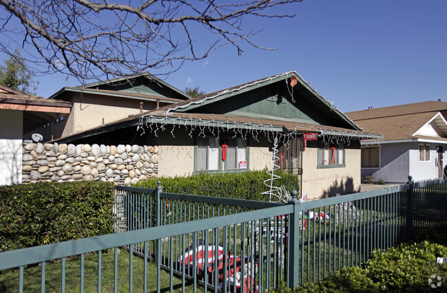 Photo - 1130 W Stoneridge Ct Apartments