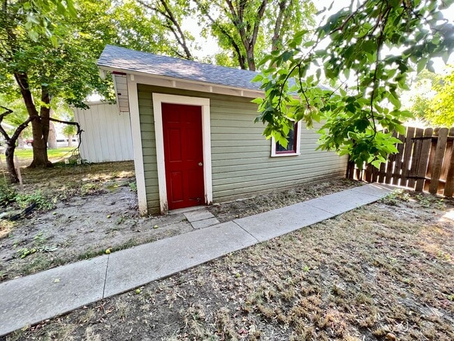 Photo - 3 bed 3 bath available!