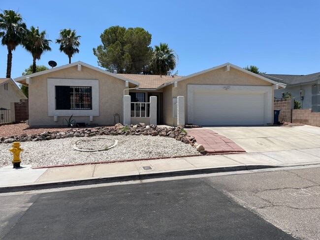 3 bedroom home in Summerlin North - 3 bedroom home in Summerlin North