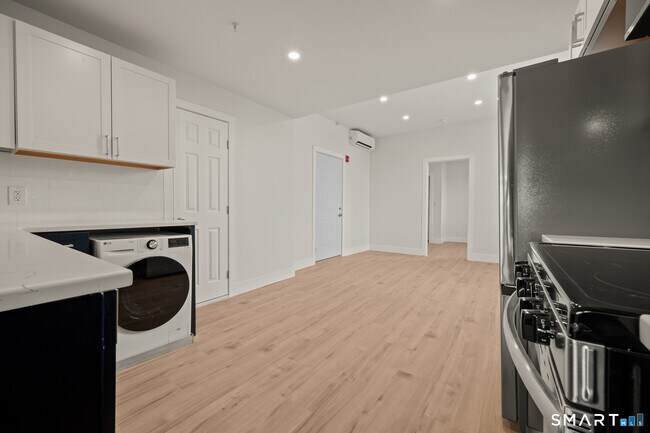 542 Main St Unit 3B
