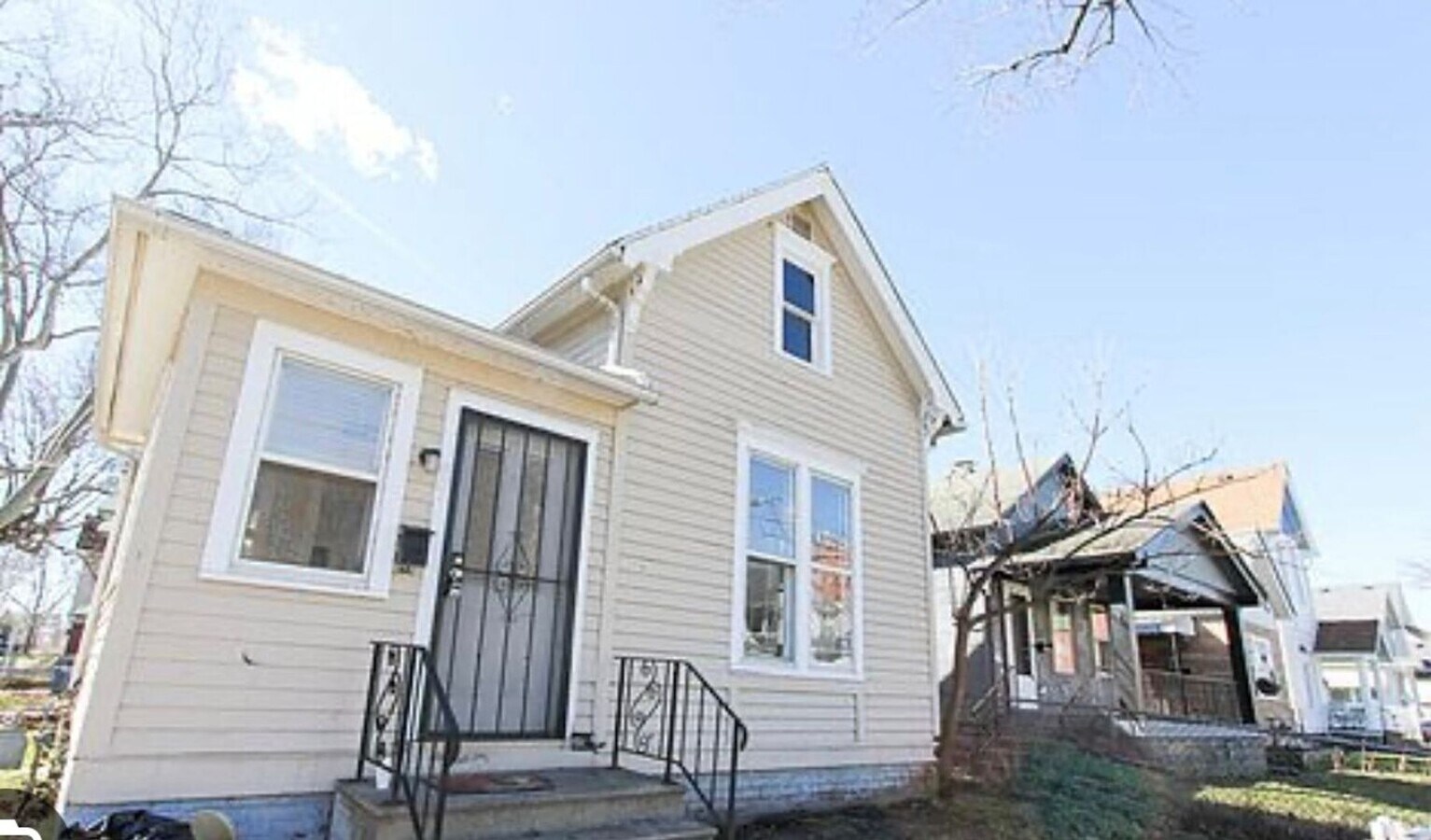 3 Bedroom House - South Side - 3 Bedroom House - South Side