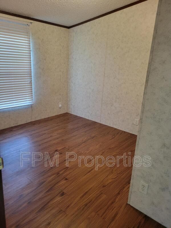 Photo - 205 Vintage Oak Cir