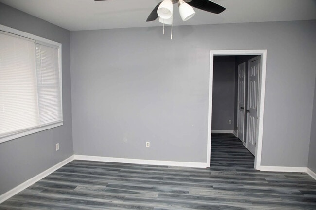 Photo - 2189 Rifle Range Rd