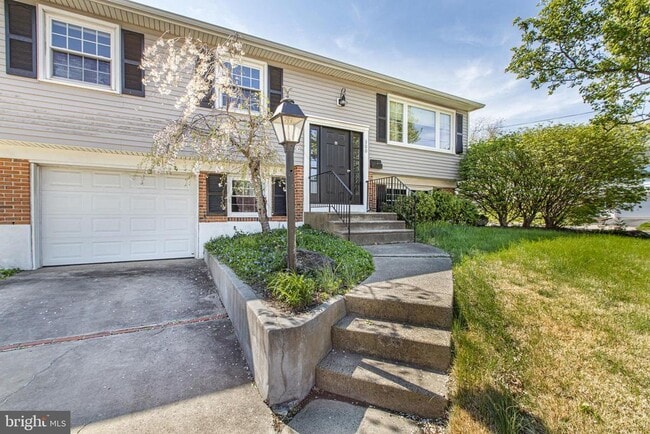 Photo - 300 Fairmount Ave