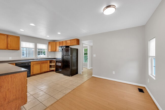 Photo - 1009 Elkin St