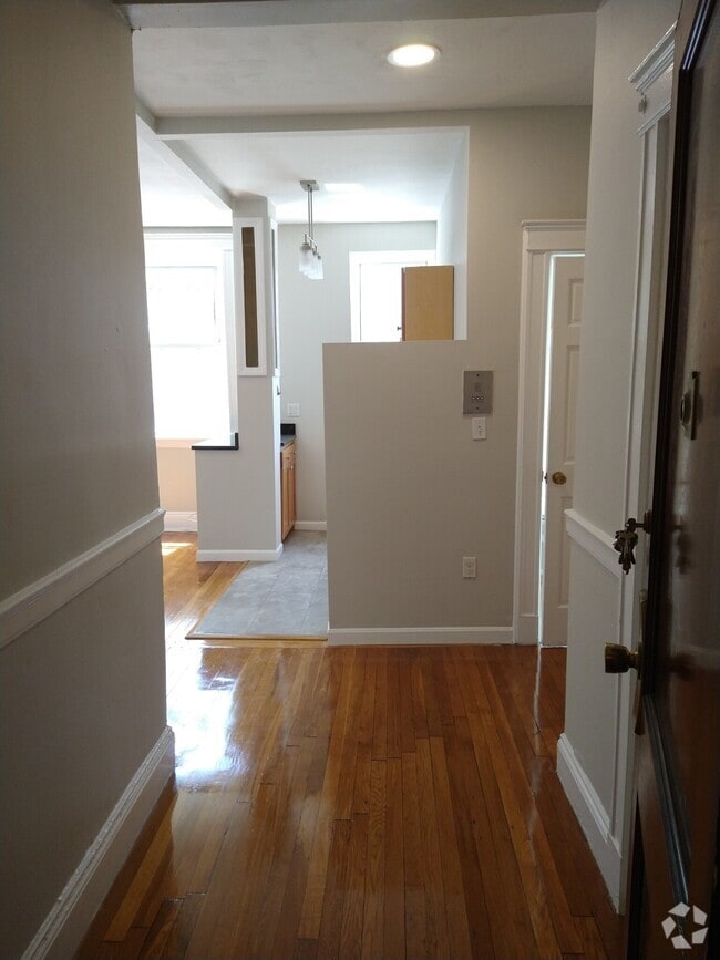 Building Photo - 1121 Commonwealth Ave Unit 10 Rental