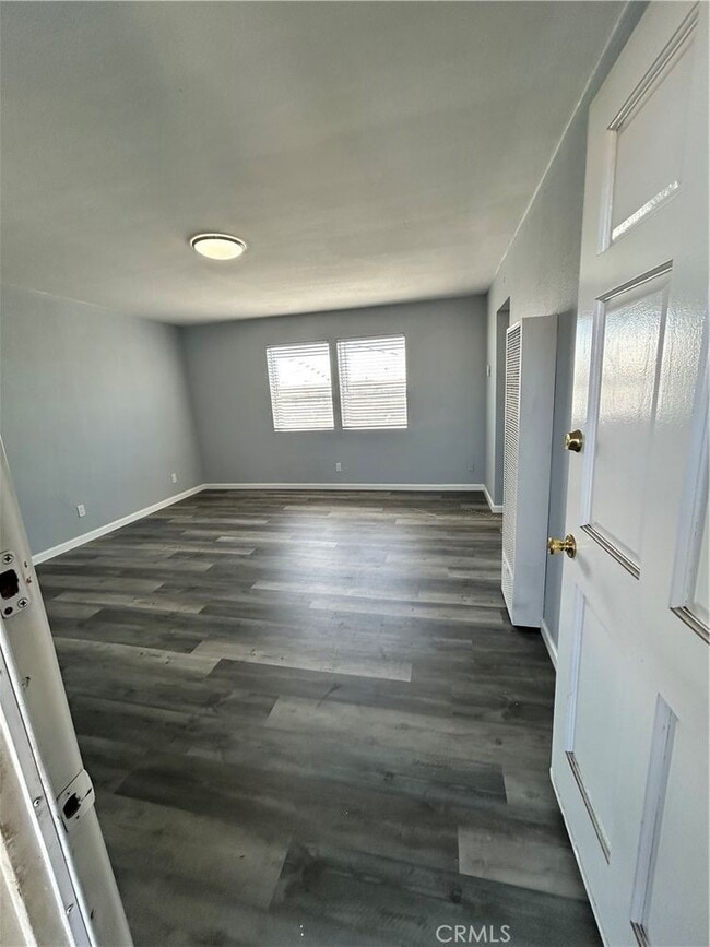Building Photo - 6517 Avalon Blvd Unit 4-4 Rental